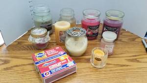 lot 1108 image: Assorted candles and matches
