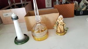 lot 1151 image: Fontinanni nativity piece, crystal bell and Lefton lighthouse