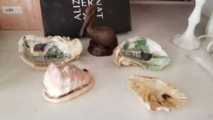 lot 1153 image: Red Mill pelican and decorative shells