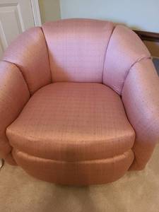 lot 1205 image: Upholstered chair