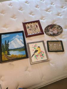 lot 1212 image: Various wall hangings