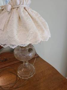 lot 1227 image: Glass lamp