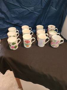 lot 1302 image: Spode fine bone china cups and others