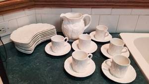 lot 1320 image: 21 pieces Coalport Country Ware china