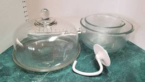 lot 1335 image: Cake dish and 2 mixing bowls