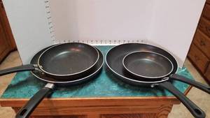 lot 1349 image: 3 Tramontina skillets and T-Fal skillet