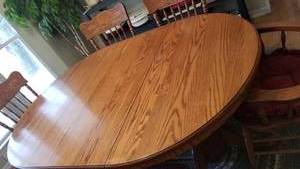 lot 1400 image: Pedestal claw foot oak table (30 x 72 x 48 not including leaves), 2 captain chairs, 4 chairs and 2 leaves (10 each)