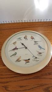 lot 1416 image: Quartz bird chime clock