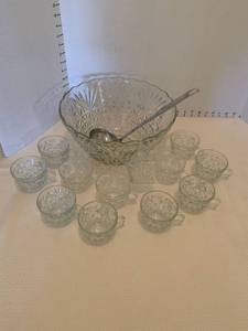 lot 1601 image: Punch bowl with 12 cups
