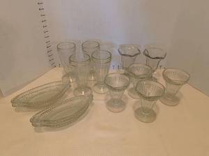 lot 1604 image: Ice cream glasses and sundae dishes