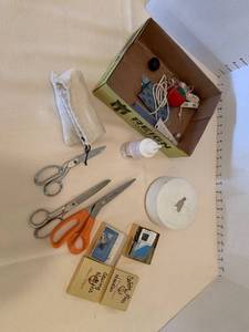 lot 1616 image: Sewing supplies