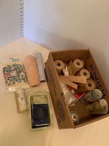 lot 1622 image: Painting supplies