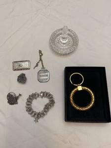 lot 1630 image: Jewelry