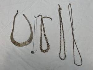 lot 1636 image: Jewelry