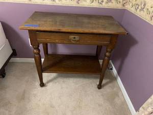 lot 2001 image: Vintage side table 34 x 18 x 30