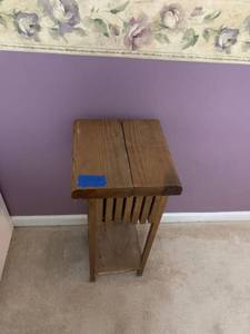 lot 2004 image: Small wooden side table 11 x 11 x 25