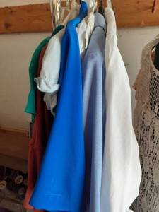 lot 3006 image: Ladies clothes. Short Sleeve shirts. Size small to large.