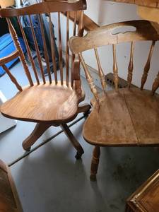 lot 3015 image: 2 wooden chairs. Both need some fixing