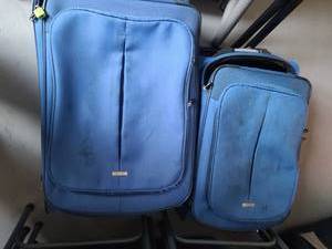 lot 3019 image: 2pcs. Embark luggage. One has a broken handle