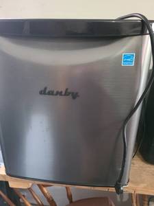 lot 3026 image: Danby mini refrigerator. 21 x 18 x 19