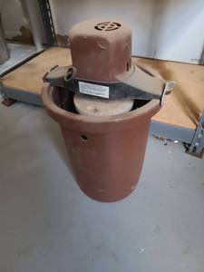 lot 3031 image: Ice cream maker. Needs cleaned