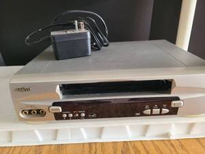 lot 3062 image: Sanyo. VHS player