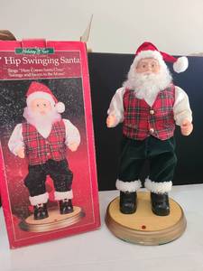 lot 3074 image: 18 inch Hip swinging Santa