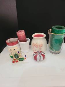 lot 3075 image: Miscellaneous Christmas candles