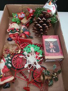 lot 3077 image: Christmas ornaments