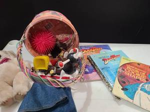 lot 3094 image: Miscellaneous toys. Few books too