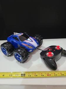 lot 3100 image: Kids remote control 4 x 4