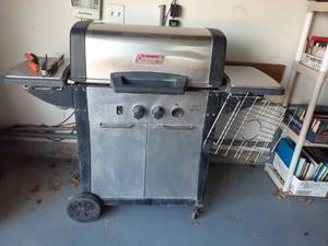 lot 3117 image: Coleman grill