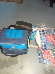 lot 3158 image: Insulated coolers and lunch boxes