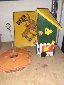 lot 3169 image: Bird house, feeder and Deer Crossing sign