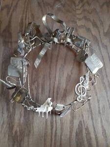 lot 3170 image: Brass wreath. Approximately9 in..
