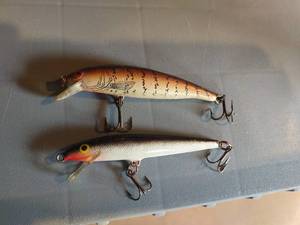 lot 4113 image: Pair of fishing lure