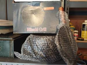 lot 4147 image: Hibachi grill never used