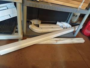 lot 4148 image: Gutter pieces