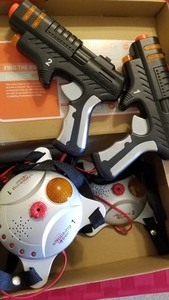 lot 3106 image: Shocking laser. Laser tag game