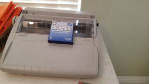 lot 1517 image: Brother Correctronic electric typewriter GX-6750 with correct tape ribbon