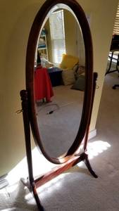 lot 1523 image: Dressing beveled mirror 57 tall