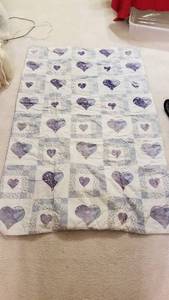 lot 1532 image: Quilt approx 5 ft x 3 ft