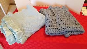 lot 1544 image: Blanket and a crocheted throw