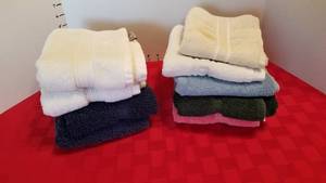 lot 1558 image: Hand towels
