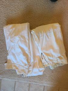 lot 1700 image: Ladies capris. size small