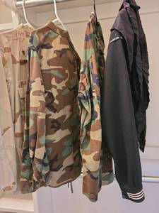 lot 1707 image: Military uniforms. Size large tall
