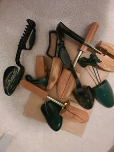 lot 1717 image: Shoe stretchers