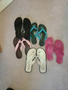 lot 1736 image: Ladies flip flops. Size 7.5 - 8.5