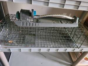 lot 3194 image: Small animal cage with sorinkker