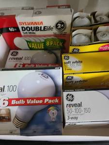 lot 3196 image: Light bulbs